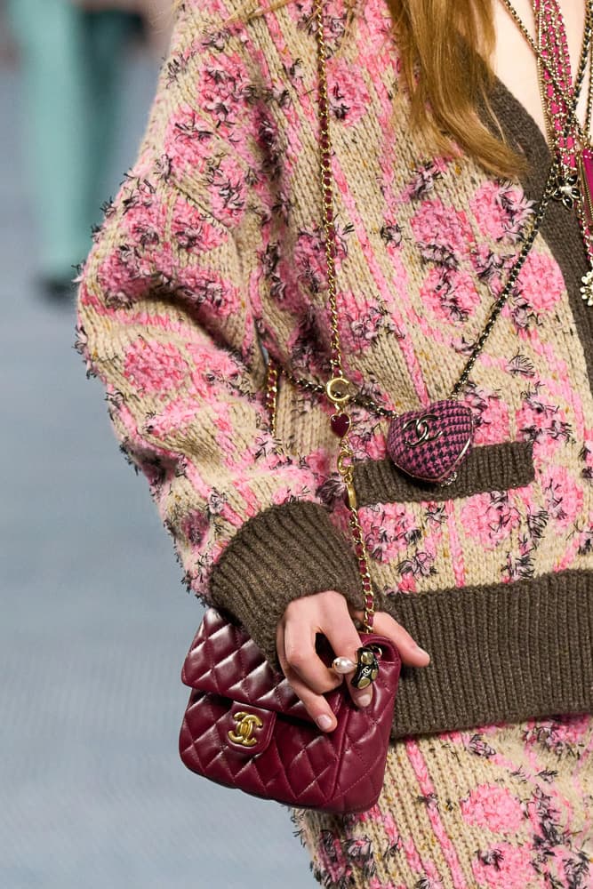 chanel fall 2022 is an ode to tweed handbags