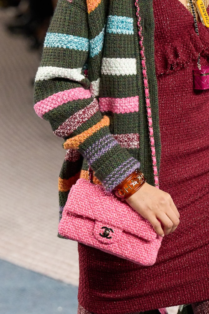 chanel fall 2022 is an ode to tweed handbags