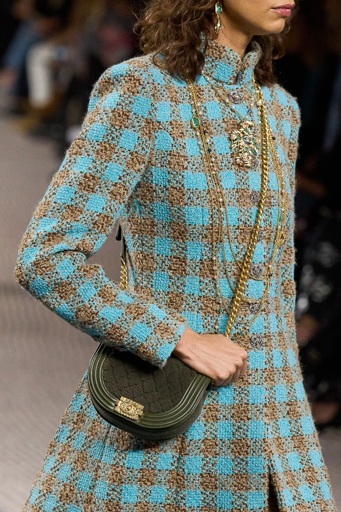 chanel fall 2022 is an ode to tweed handbags