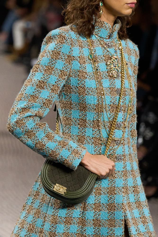 chanel fall 2022 is an ode to tweed handbags