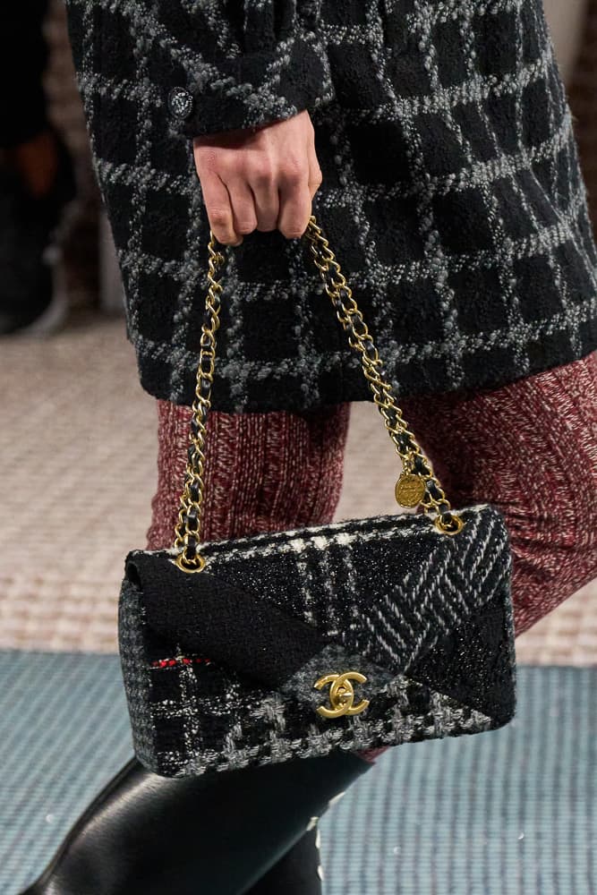 chanel fall 2022 is an ode to tweed handbags