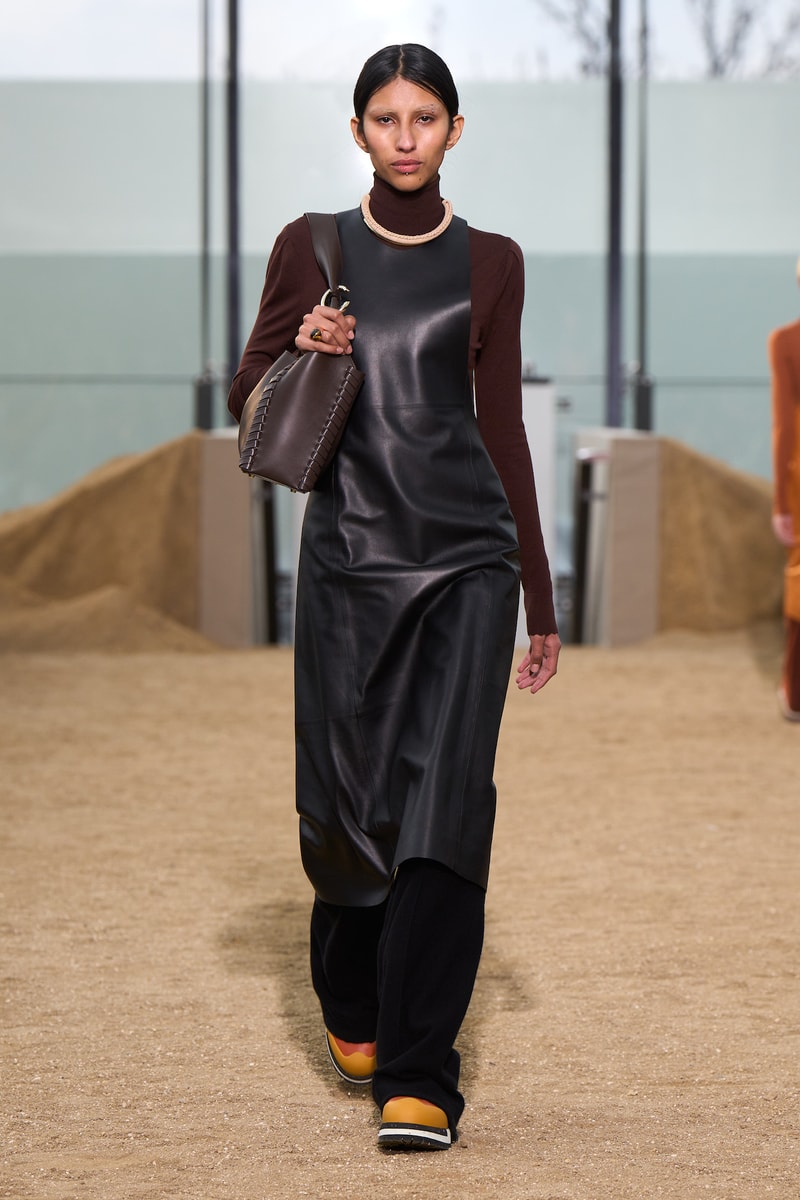 chloe pfw 2022 fw Gabriela Hears climate handbags sustainable
