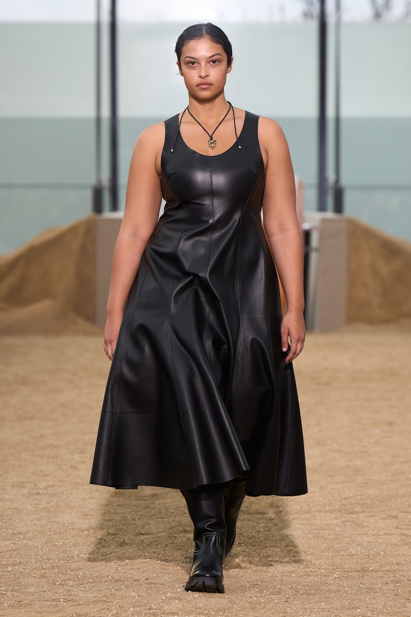 chloe pfw 2022 fw Gabriela Hears climate handbags sustainable