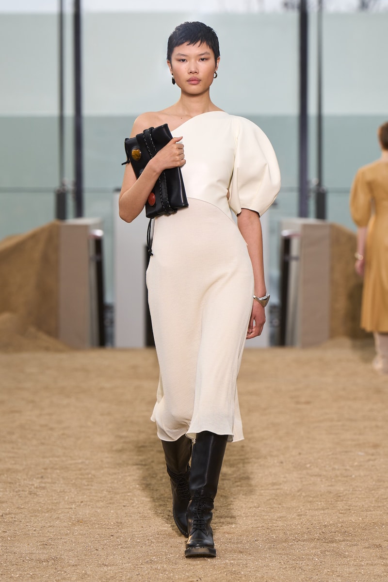 chloe pfw 2022 fw Gabriela Hears climate handbags sustainable