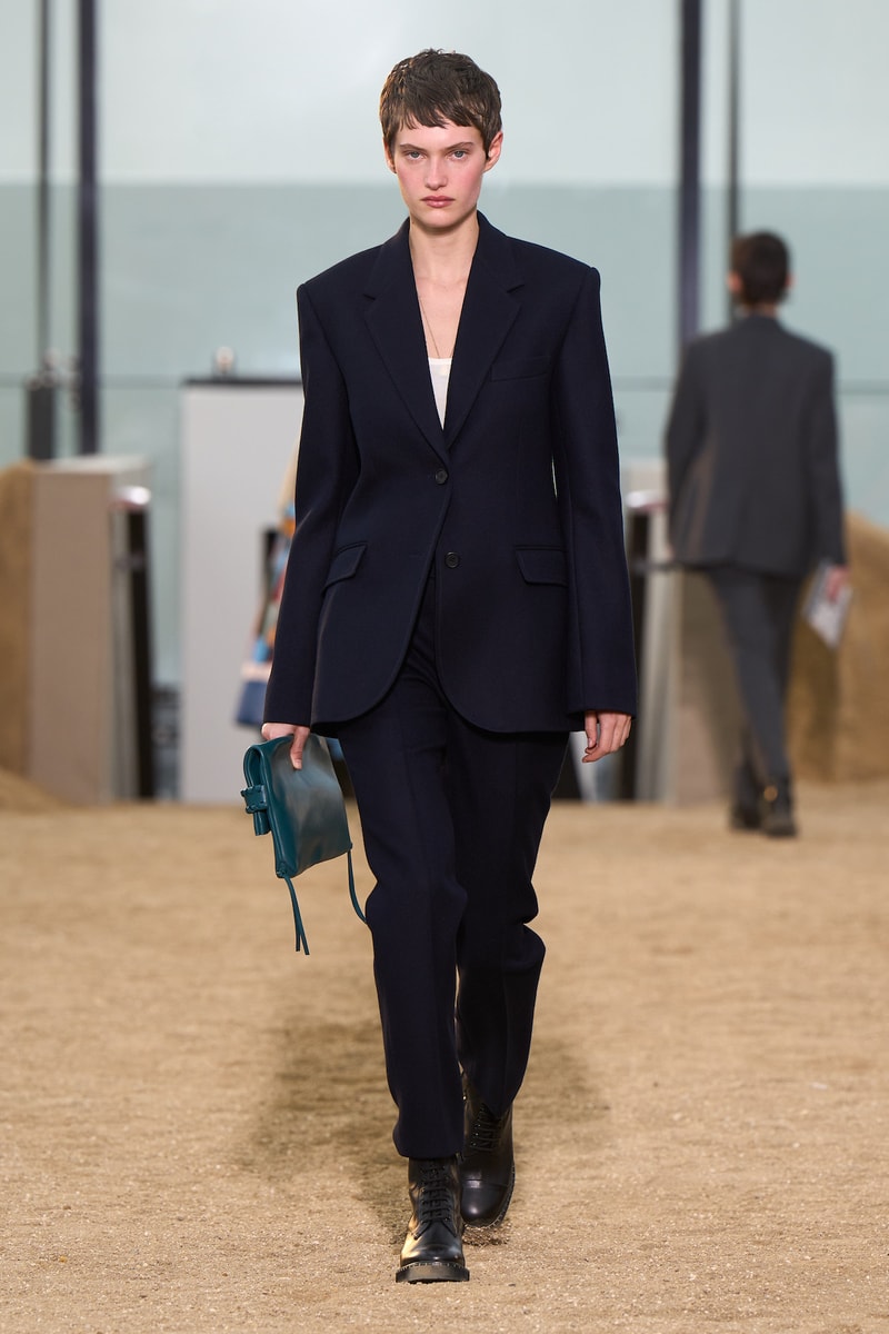chloe pfw 2022 fw Gabriela Hears climate handbags sustainable