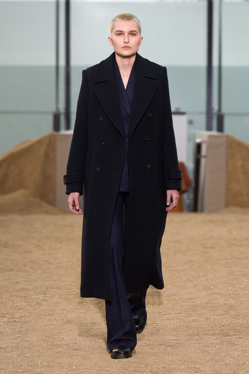 chloe pfw 2022 fw Gabriela Hears climate handbags sustainable