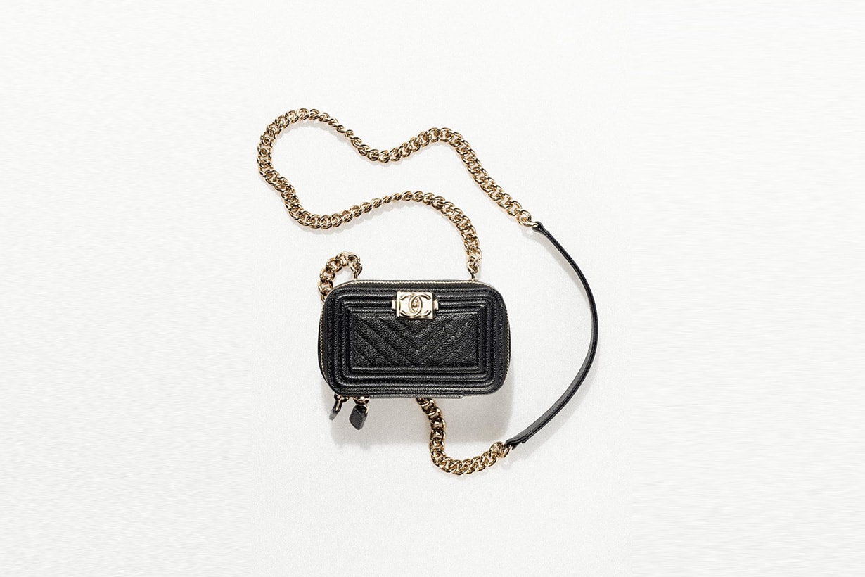 chanel boy bag the boy chanel clutch with chain 2022ss slg