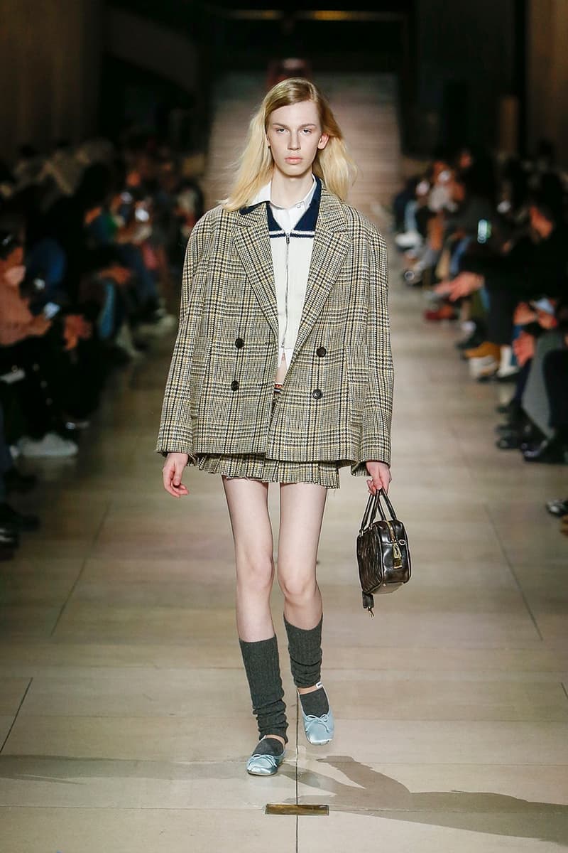 miu miu 2022fw mini skirt short runway collection