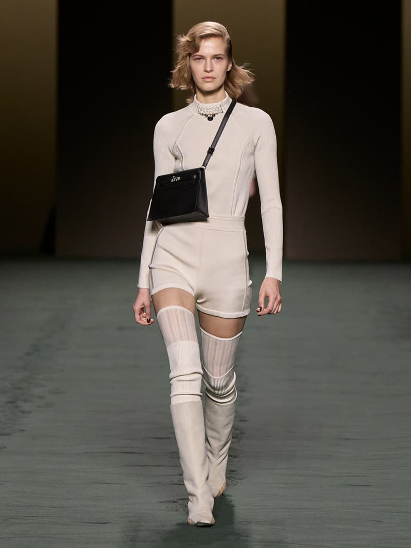 hermes pfw 2022 fw Nadège Vanhee-Cybulski runway looks all detail