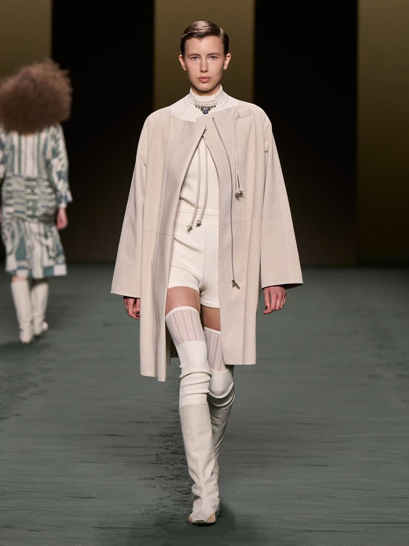 hermes pfw 2022 fw Nadège Vanhee-Cybulski runway looks all detail