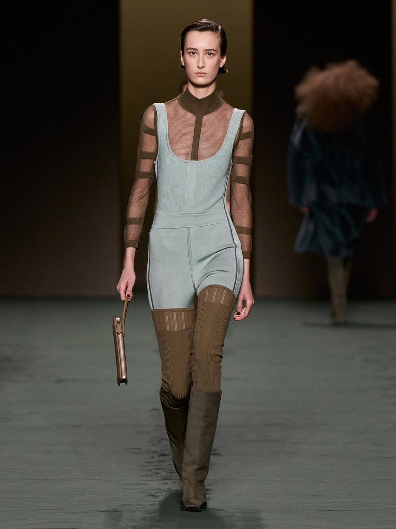 hermes pfw 2022 fw Nadège Vanhee-Cybulski runway looks all detail