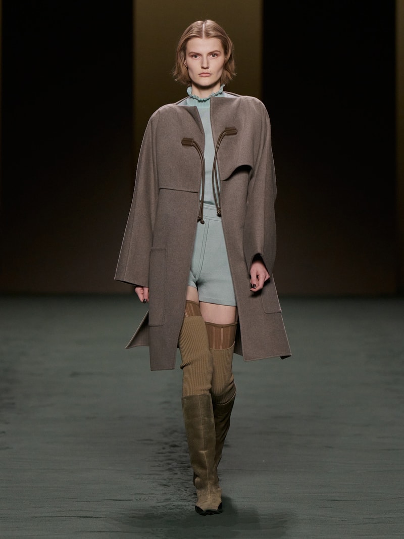 hermes pfw 2022 fw Nadège Vanhee-Cybulski runway looks all detail