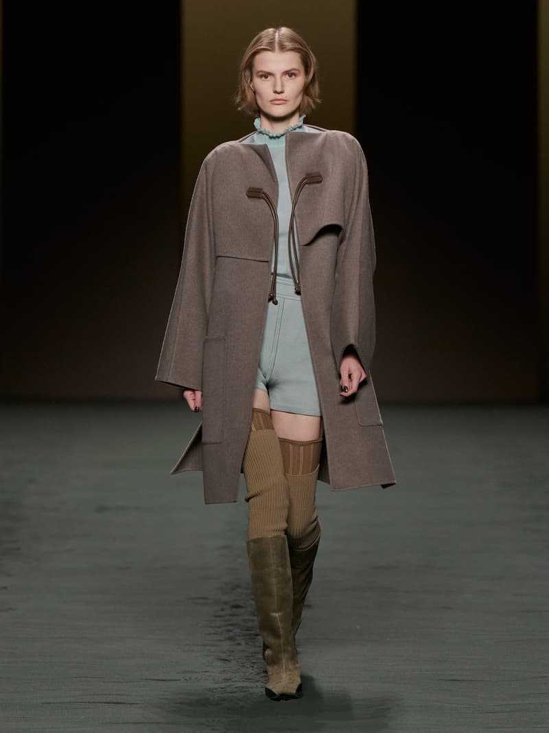 hermes pfw 2022 fw Nadège Vanhee-Cybulski runway looks all detail