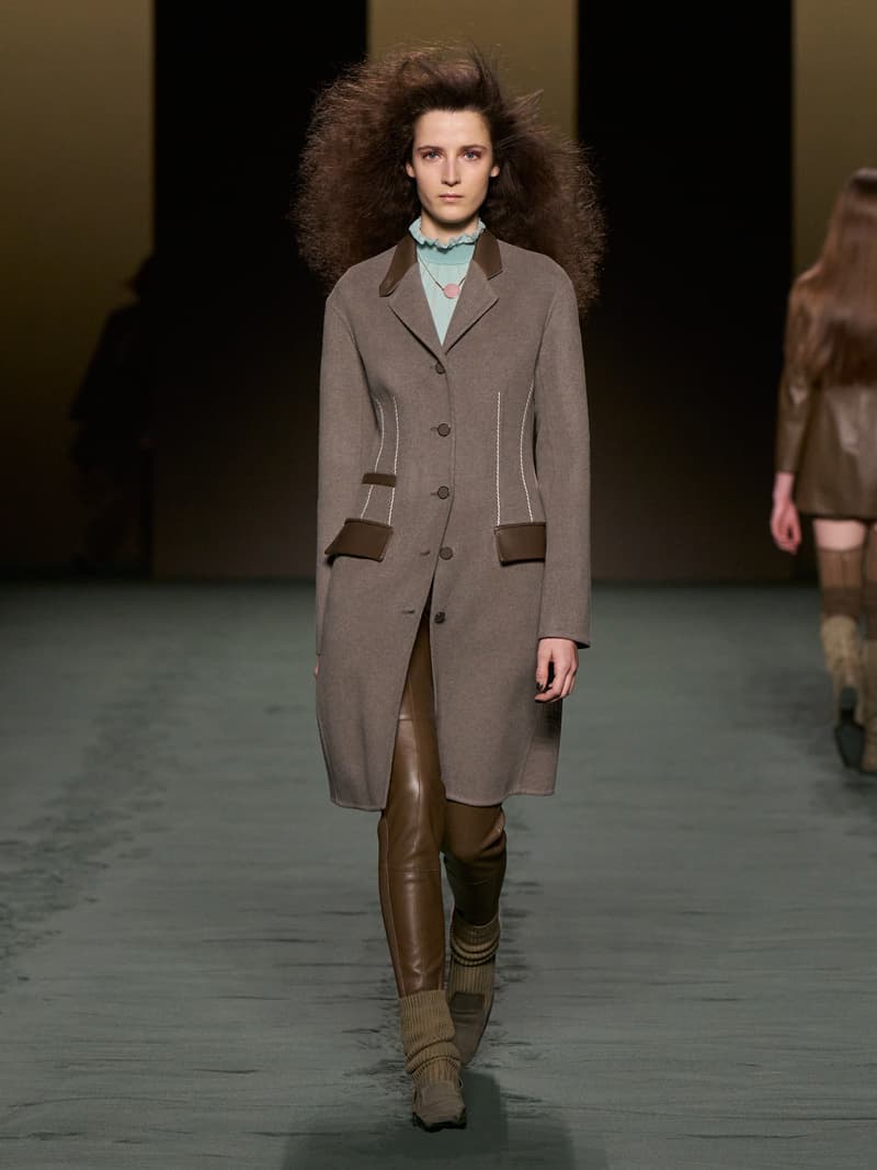 hermes pfw 2022 fw Nadège Vanhee-Cybulski runway looks all detail