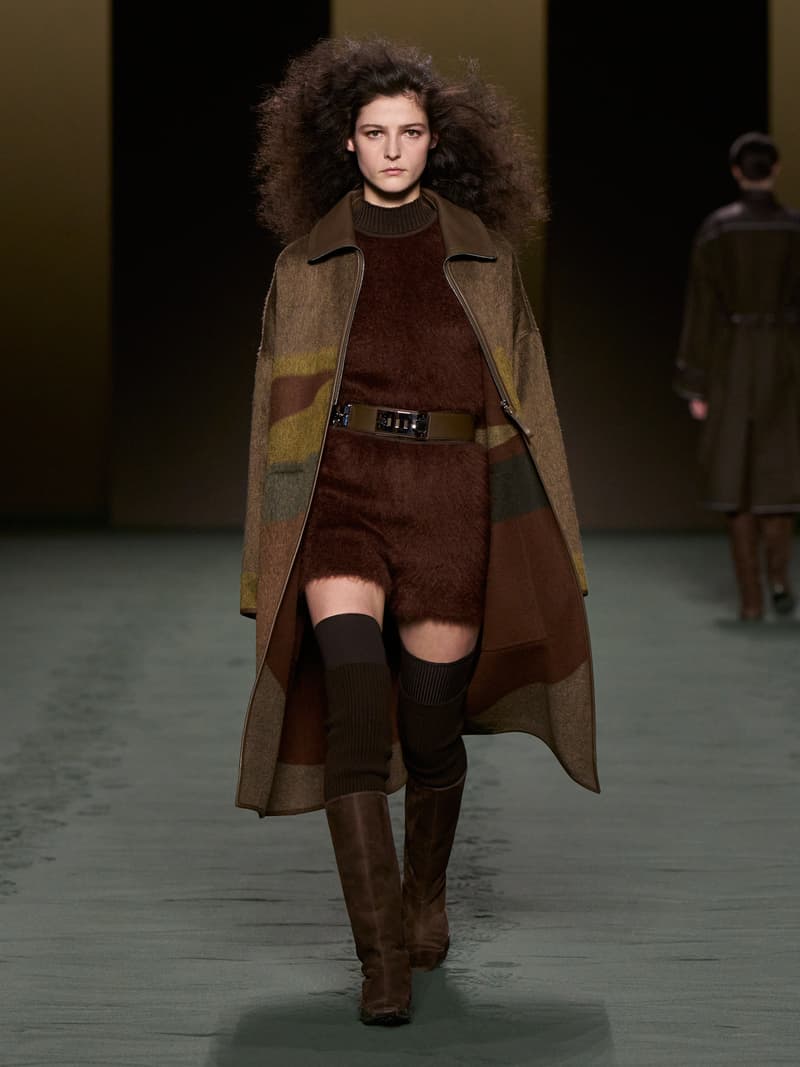 hermes pfw 2022 fw Nadège Vanhee-Cybulski runway looks all detail