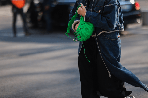 wore-by-dua-lipa-and-euphorias-starsbalenciaga-motorcycle-bag-coming-back-as-2022-it-bag-02