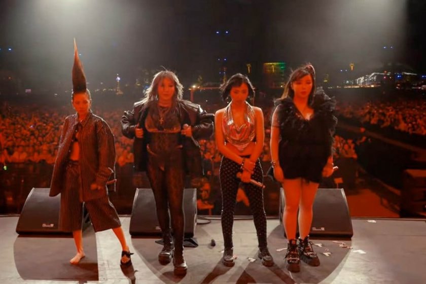 Coachella 2NE1 dara missing shoes surprise 2022