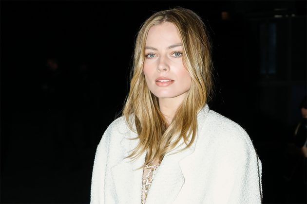 Featuring Margot Robbie, 'Barbie' unveils First-Look Photo-01