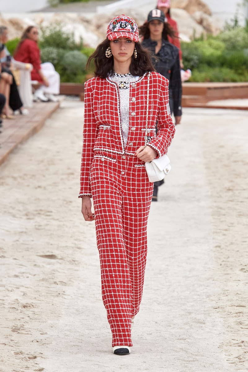 CHANEL 2023 Cruise Runway Fashion Show