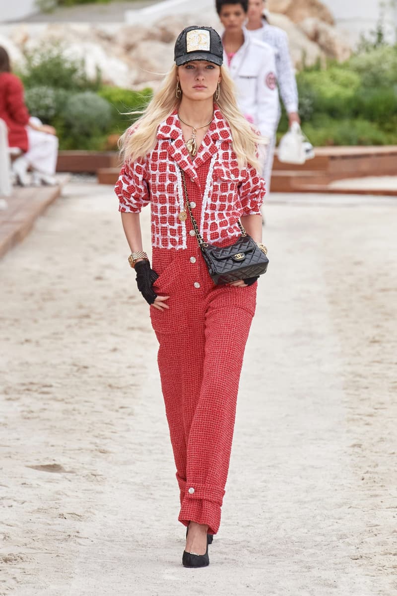 CHANEL 2023 Cruise Runway Fashion Show