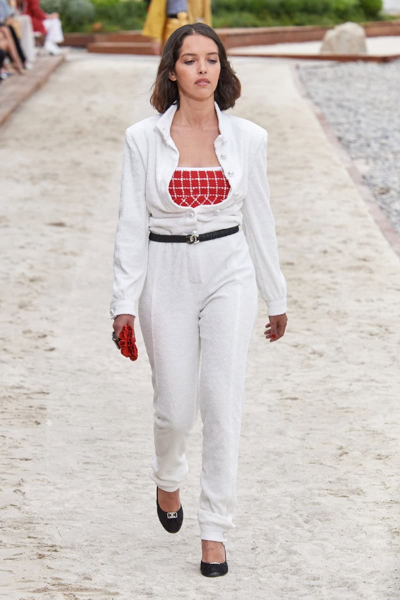 CHANEL 2023 Cruise Runway Fashion Show