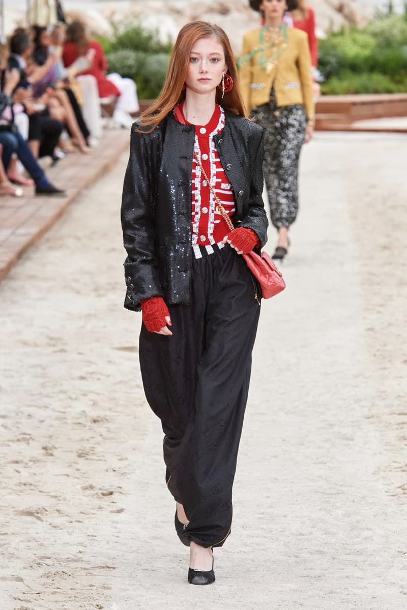 CHANEL 2023 Cruise Runway Fashion Show