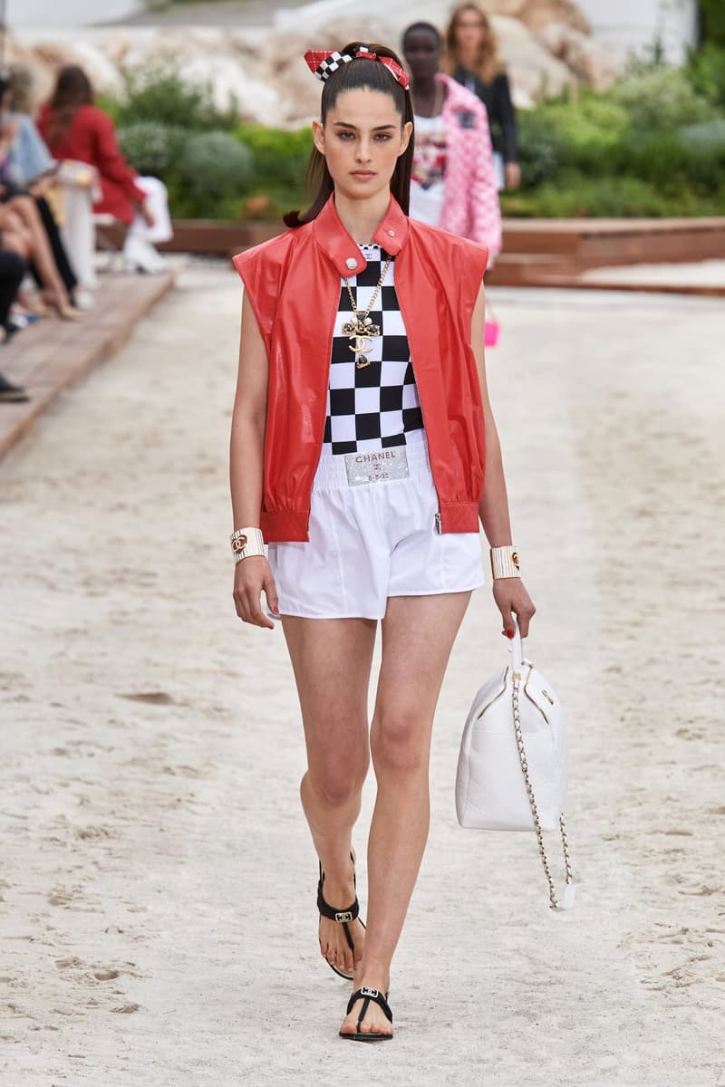 CHANEL 2023 Cruise Runway Fashion Show