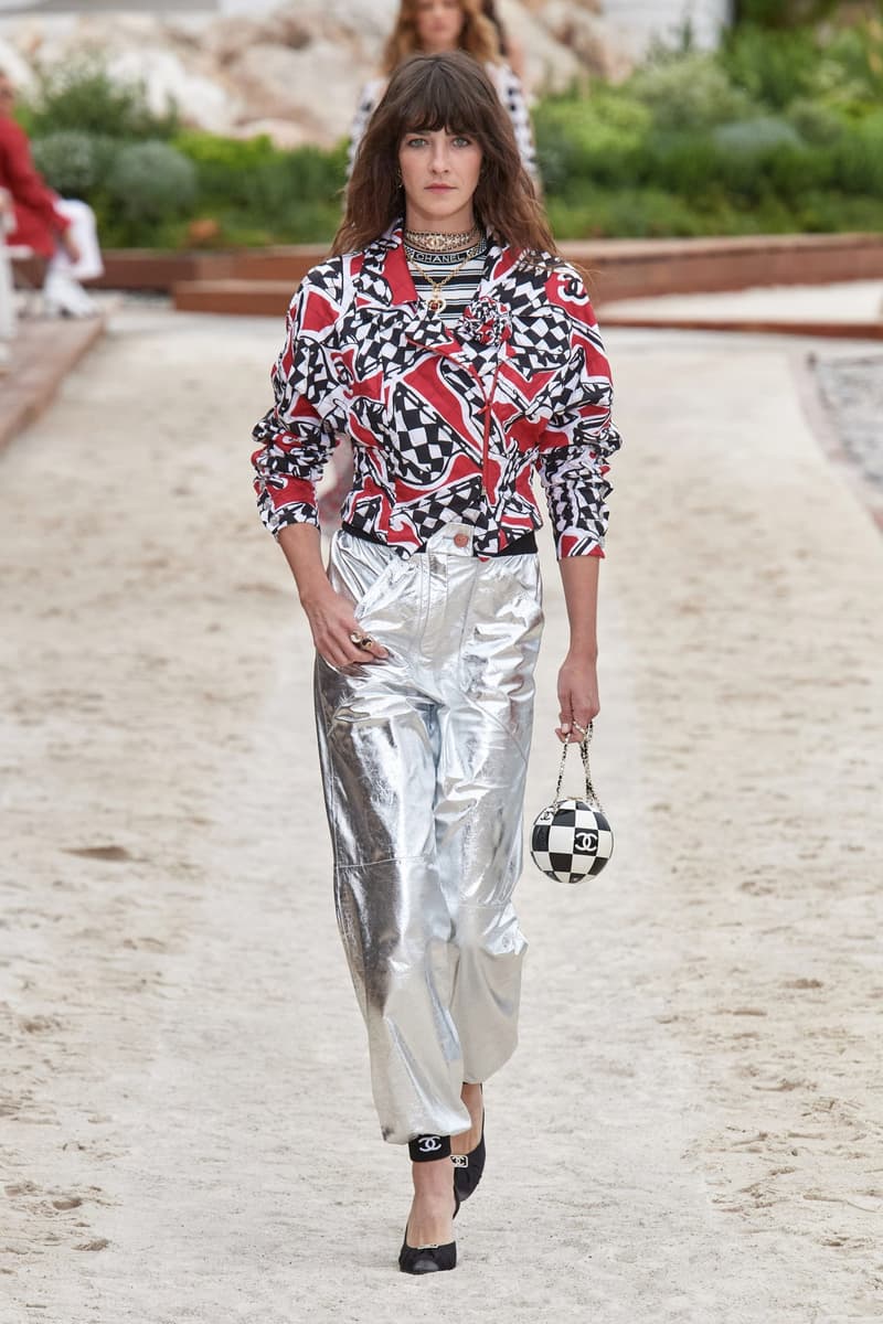 CHANEL 2023 Cruise Runway Fashion Show