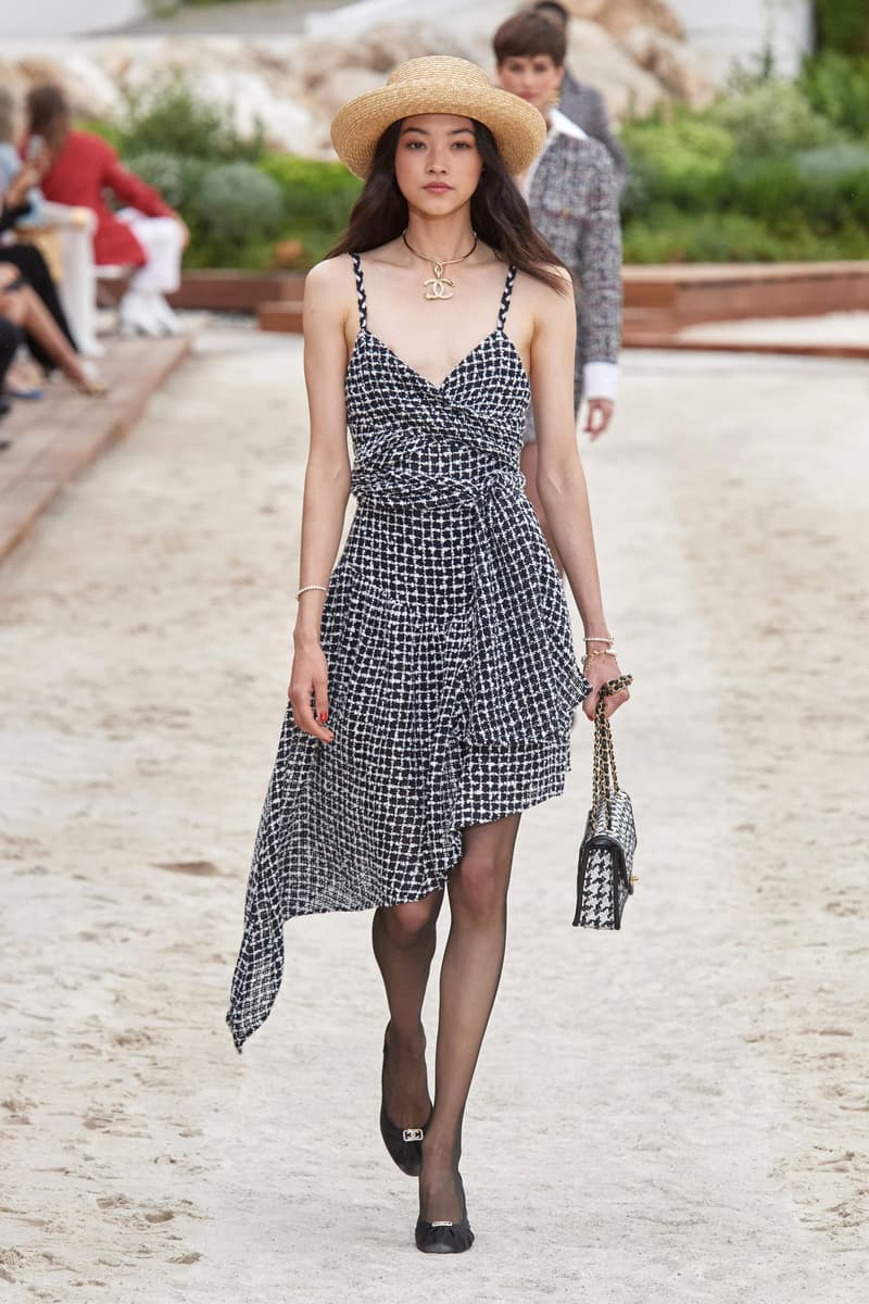 CHANEL 2023 Cruise Runway Fashion Show