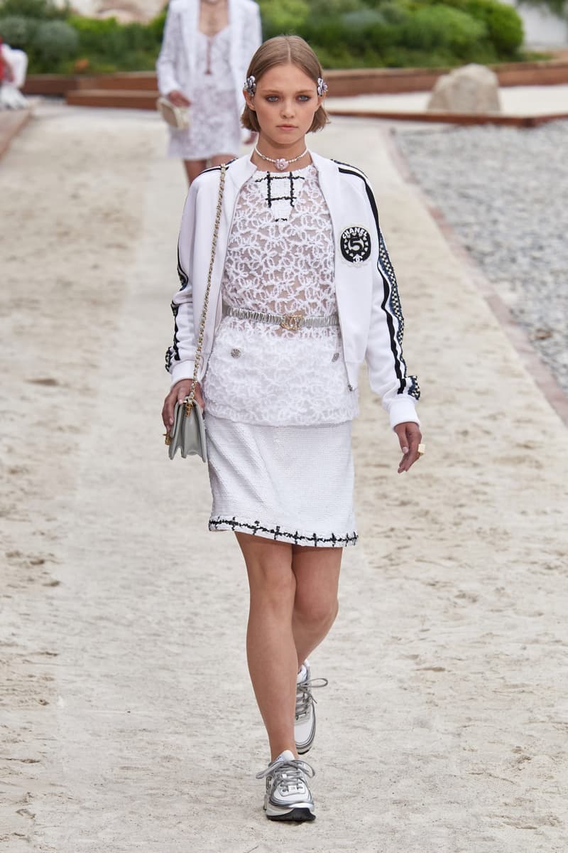 CHANEL 2023 Cruise Runway Fashion Show