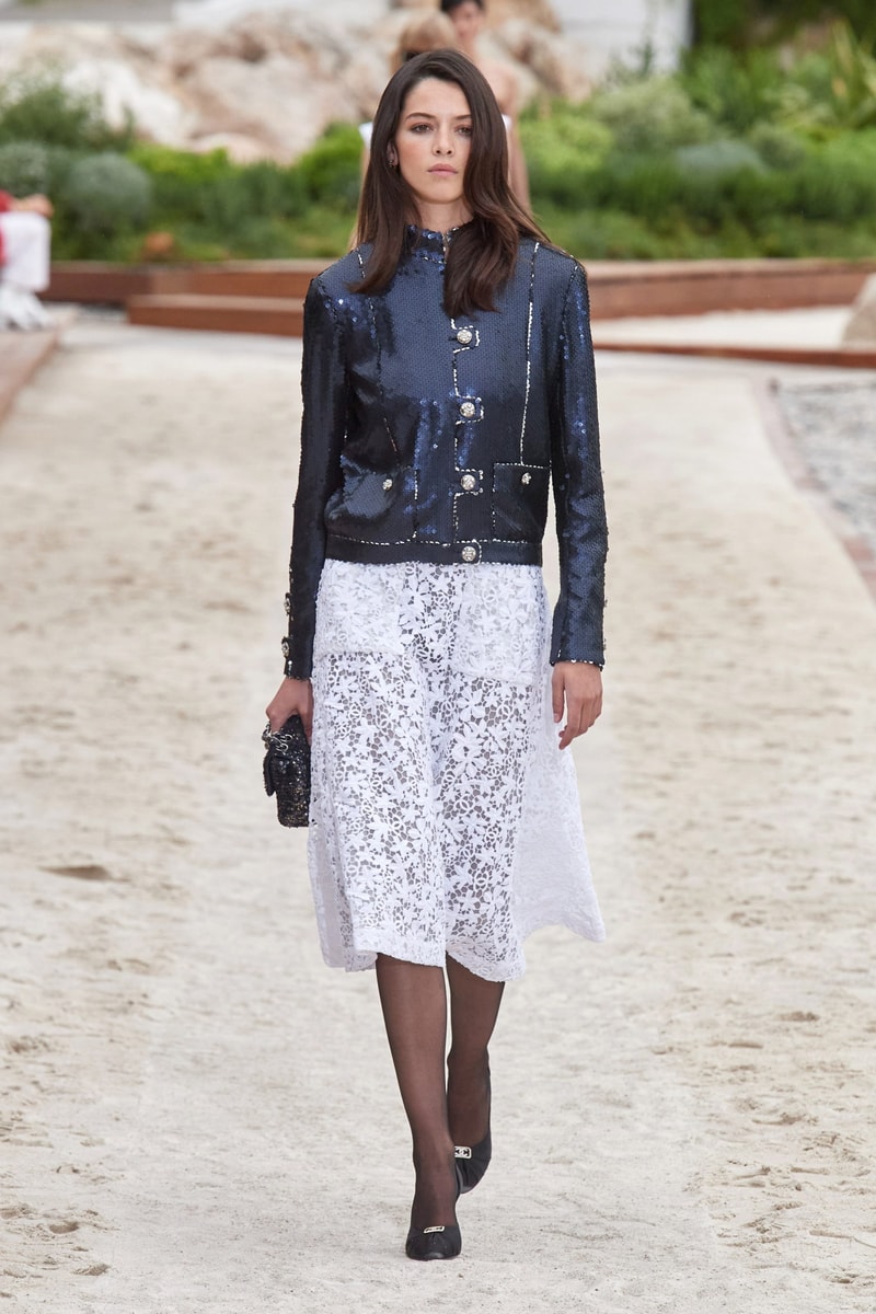 CHANEL 2023 Cruise Runway Fashion Show