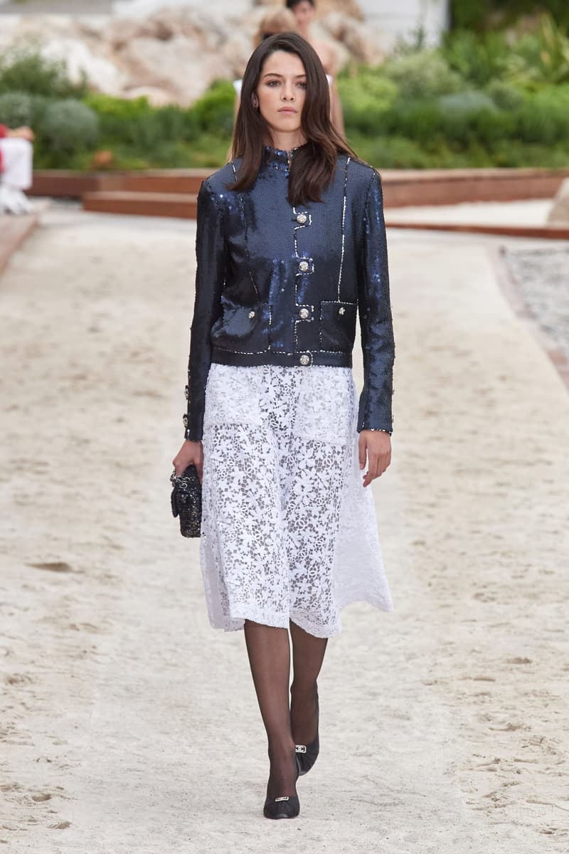 CHANEL 2023 Cruise Runway Fashion Show