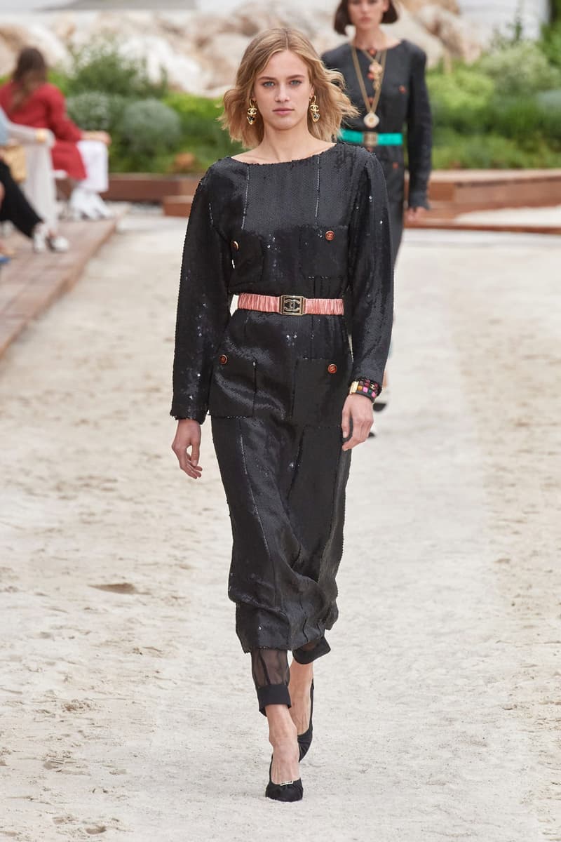 CHANEL 2023 Cruise Runway Fashion Show