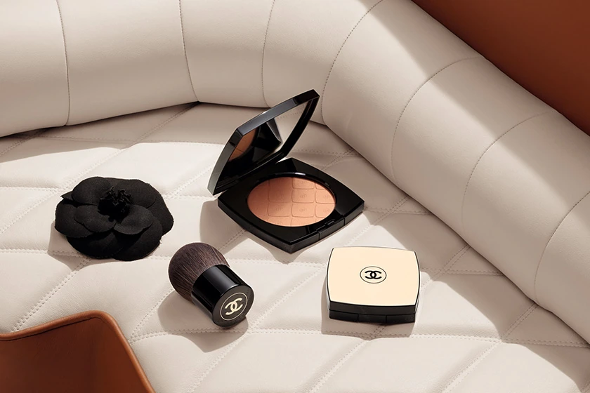 Chanel Beauty Les Beiges Sun-kissed Powder Illuminating OIL 