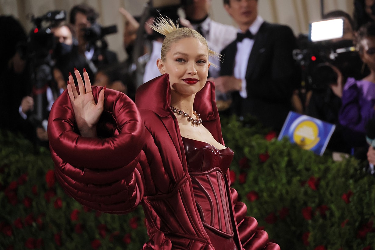 Met Gala 2022 Gigi Hadid Bella Hadid Red Carpet Look