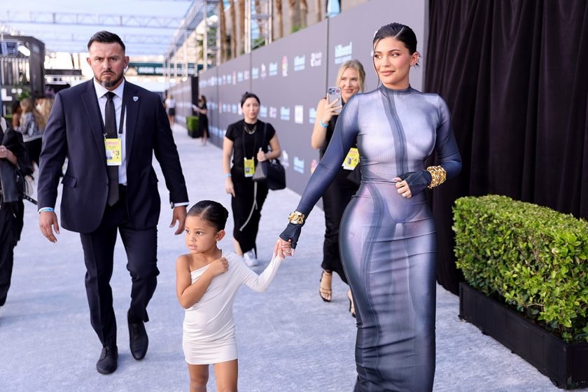 kylie jenner travis scott stormi webster red carpet balmain family look