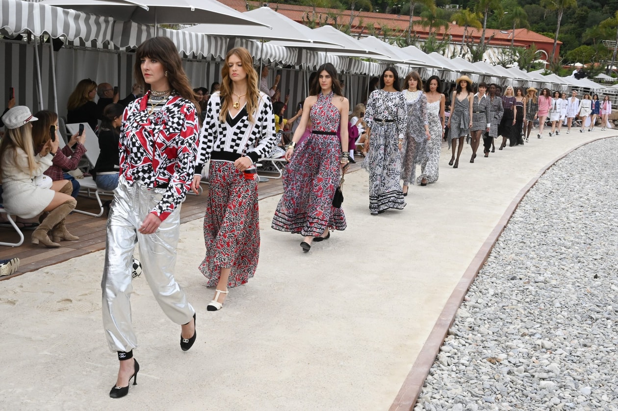 CHANEL 2023 Cruise Runway Fashion Show