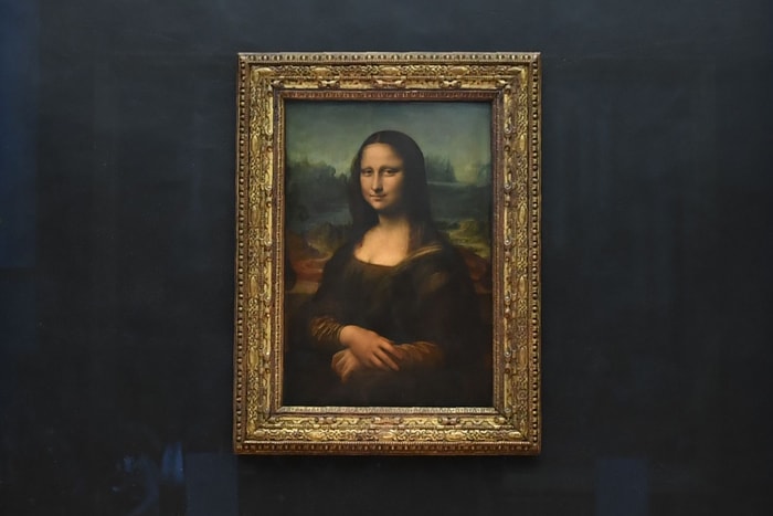 名作被襲擊：沾了鮮奶油的《Mona Lisa》，讓羅浮宮出現了喧鬧聲！