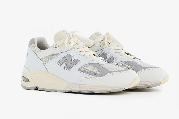 new-balance-990v2-made-in-usa-released-sea-salt-color-02