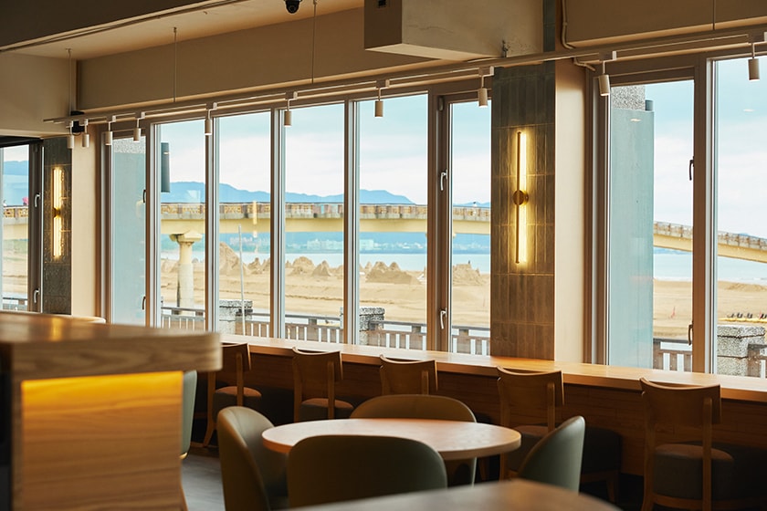 Starbucks Taiwan Taipei Fulong Beach Shuang River New Open