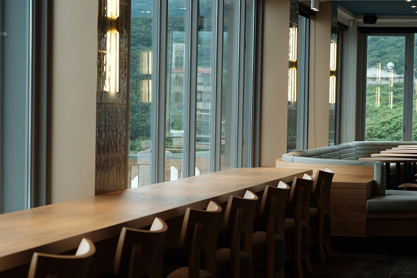 Starbucks Taiwan Taipei Fulong Beach Shuang River New Open