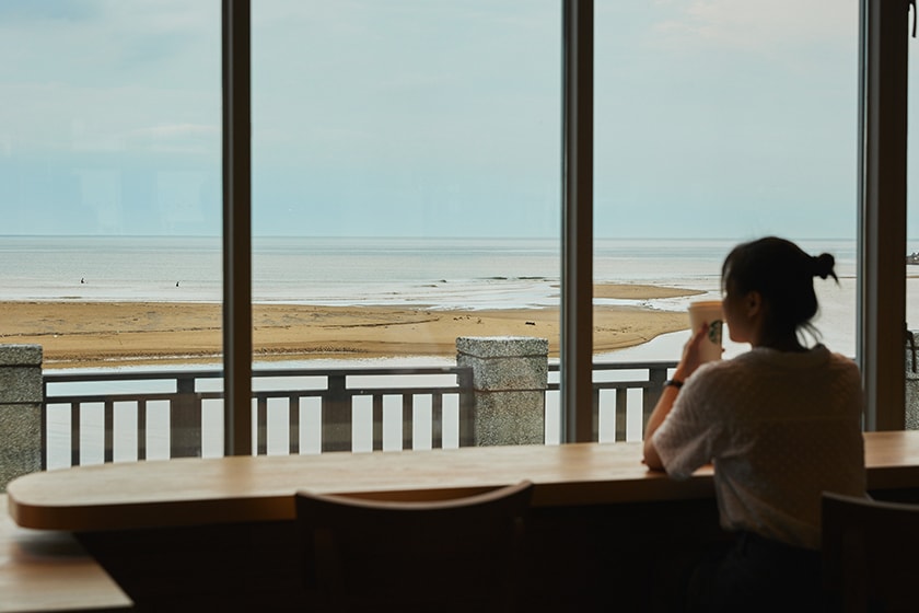 Starbucks Taiwan Taipei Fulong Beach Shuang River New Open