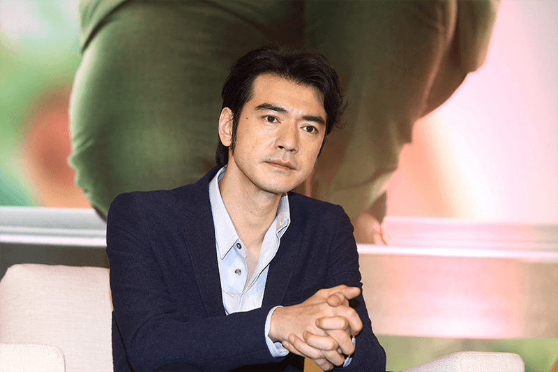 48-years-old-takeshi-kaneshiro-on-elle-men-cover-02
