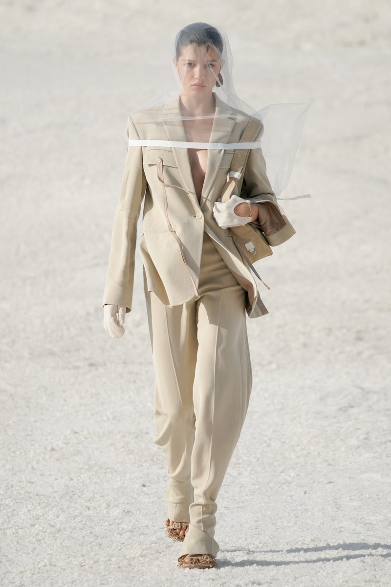 Jacquemus 2022 Fall runway Nike