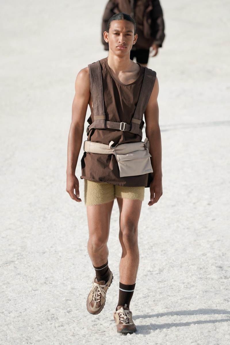 Jacquemus 2022 Fall runway Nike
