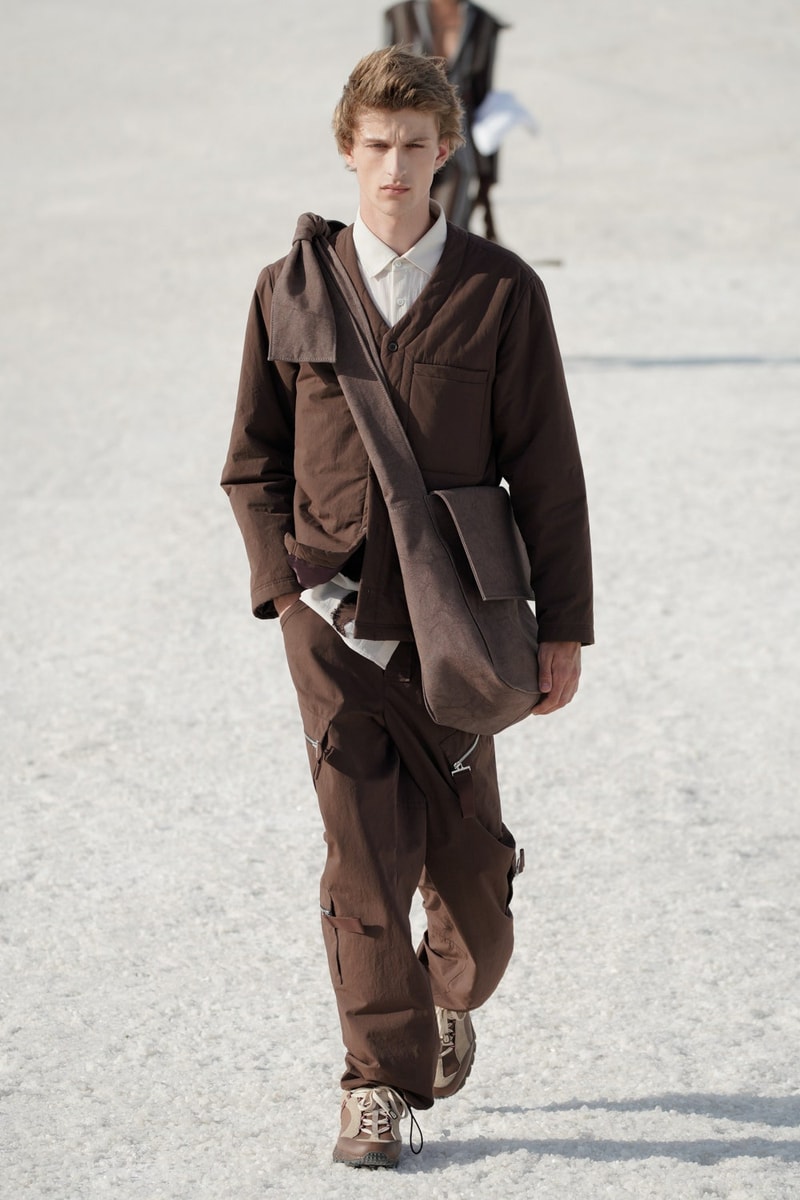 Jacquemus 2022 Fall runway Nike