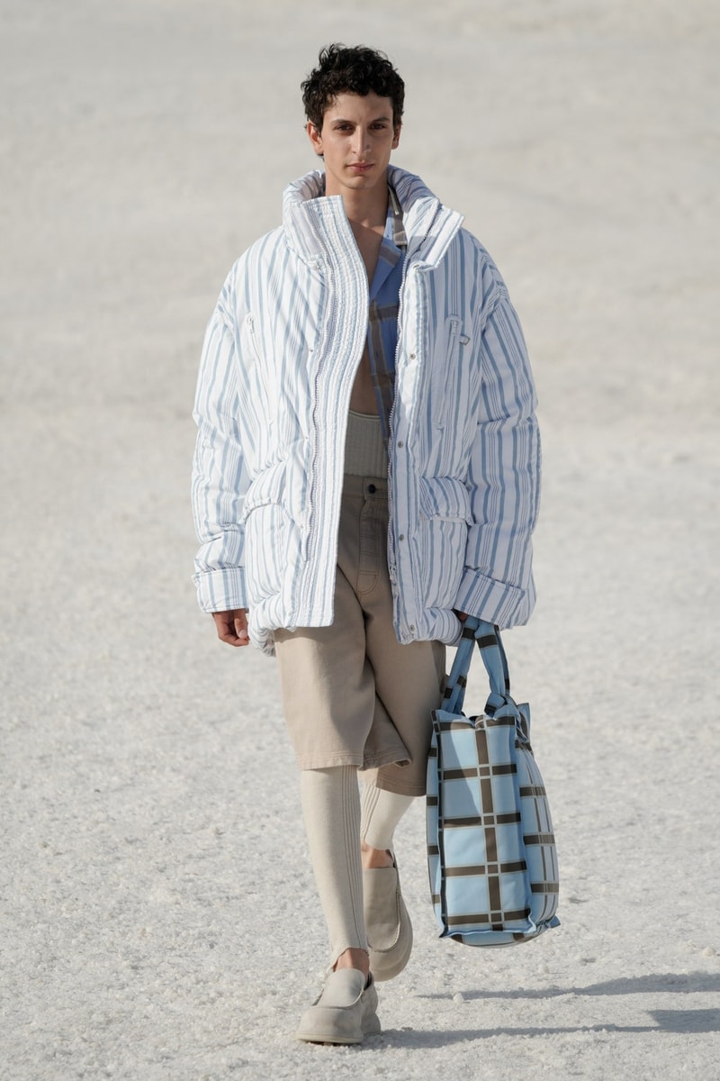 Jacquemus 2022 Fall runway Nike