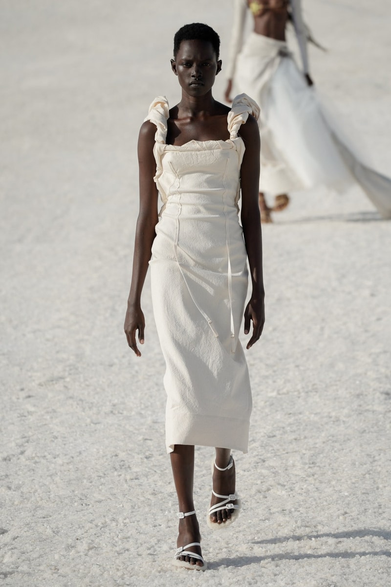 Jacquemus 2022 Fall runway Nike