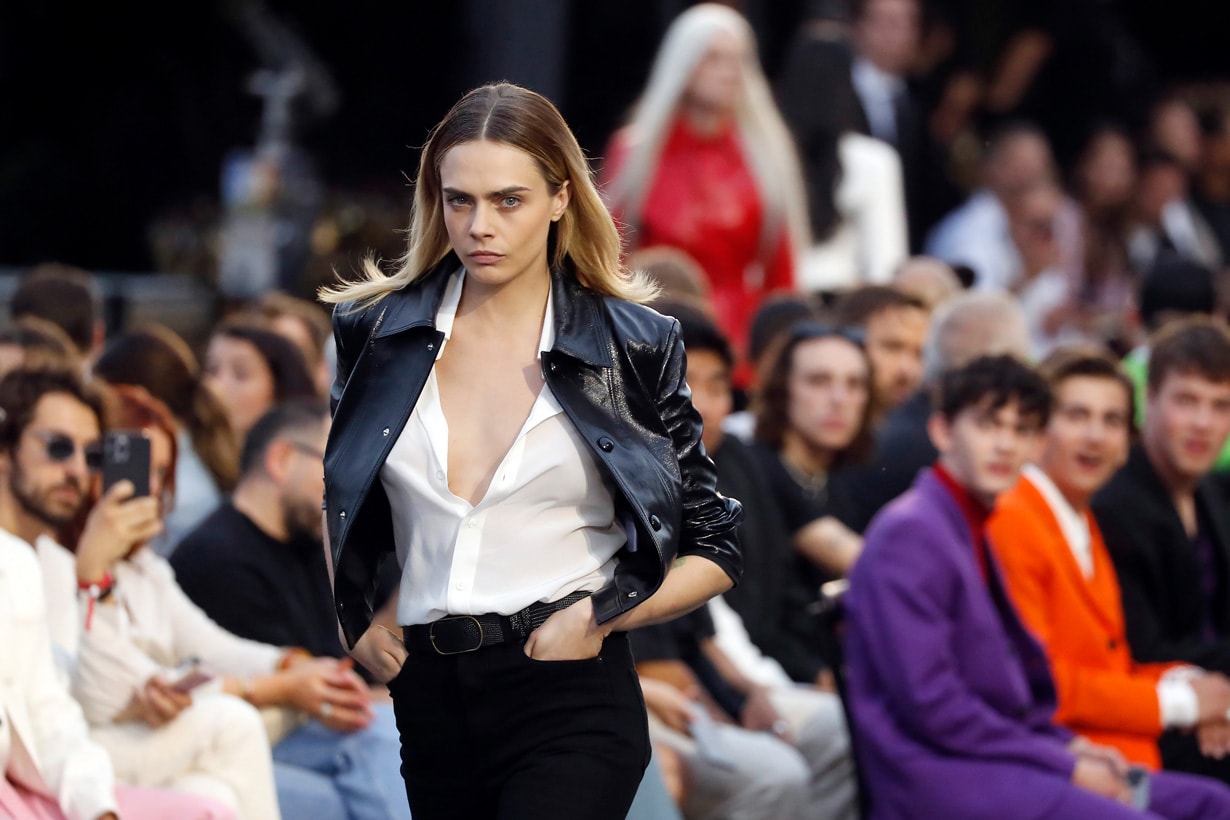 Cara Delevingne ami paris catwalk runway viral