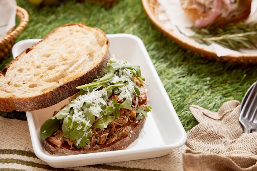 RÒUST RÒU BY T-HAM summer sandwich pulled pork salad bread limited summer menu